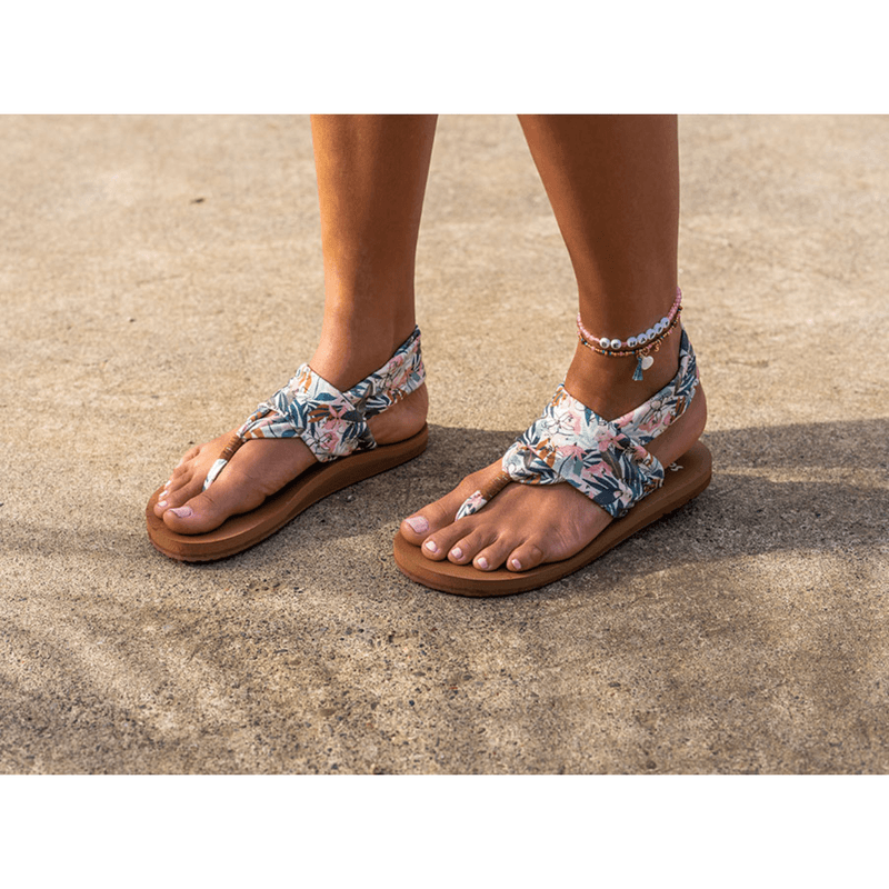 sanuk double strap sandals
