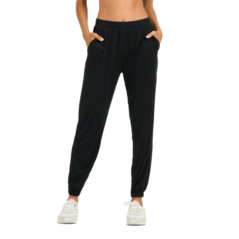 Vuori-Boyfriend-Jogger---Women-s---Black-Heather.jpg