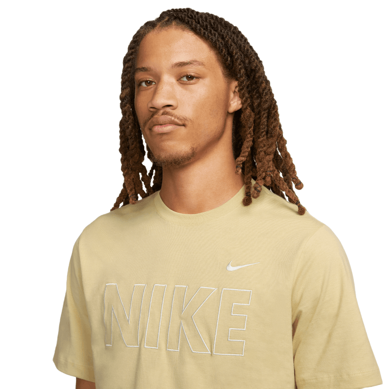 NIKE Nike Sportswear Club Men's T-Shirt | Brown Men‘s T-shirt | YOOX