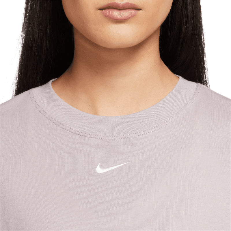 Nike-Sportswear-T-Shirt---Women-s-Platinum-Viotet---White-XS.jpg