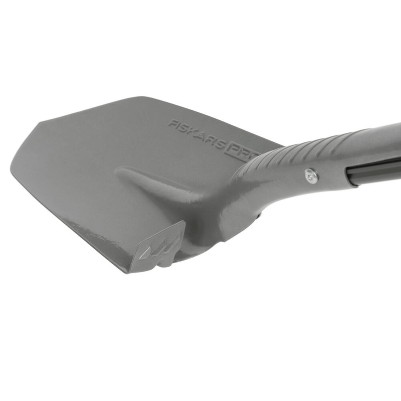 Fiskars-Pro-D-handle-Digging-Shovel-Grey---Orange.jpg