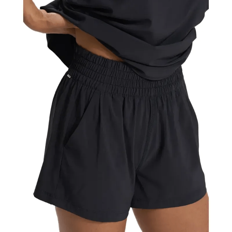 NWEB---VUORI-W-VILLA-SHORT-Black-XS.jpg