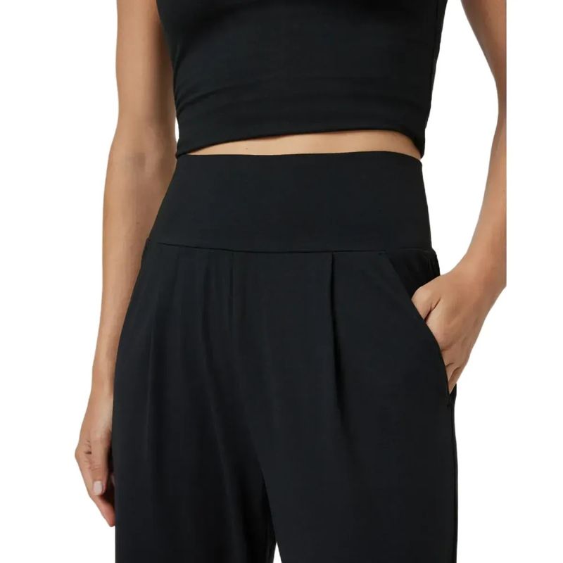 NWEB---VUORI-W-LUX-AT-EASE-STRAIGHT-Black-XS.jpg