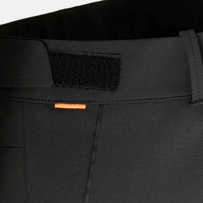 NWEB---MAMMUT-W-RUNBOLD-SHORTS-Black-2.jpg