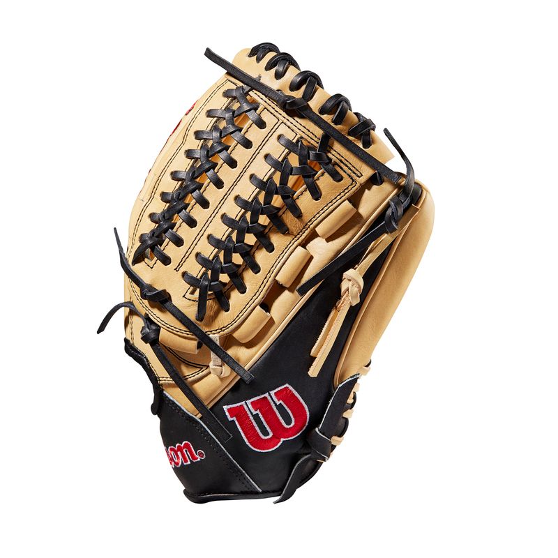Wilson A2000 D33 Pitcher Baseball Glove