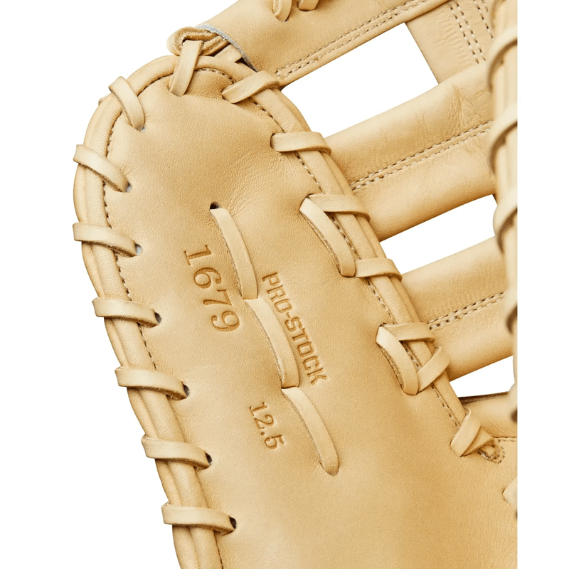 NWEB---WILSON-MITT-A2000-1679-GD-SERIES-Blonde-12.5--Right-Hand-Throw.jpg