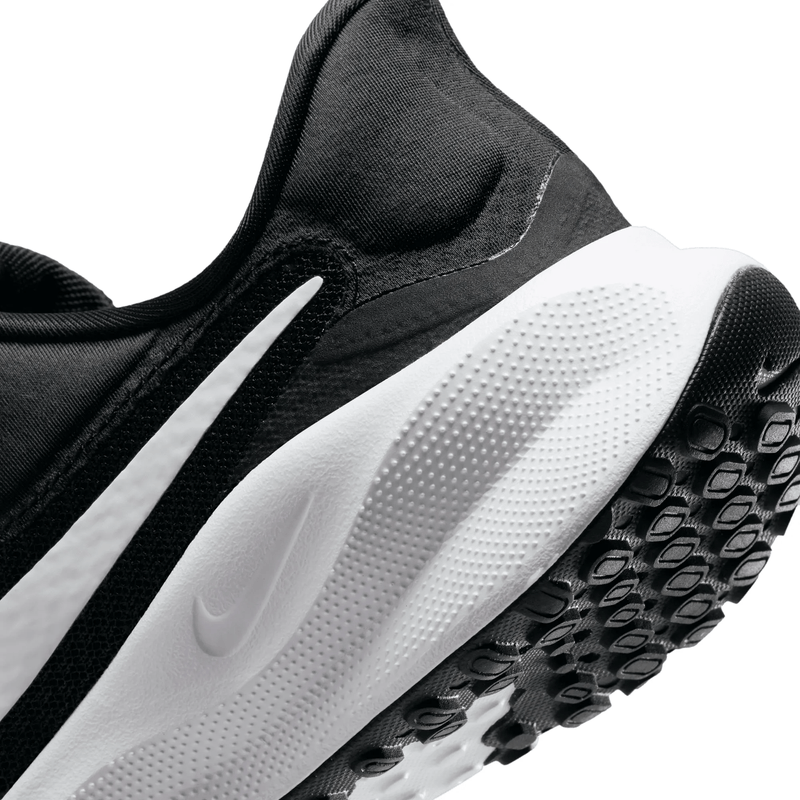 NWEB---NIKE-W-SHOE-REVOLUTION-7-EASYON-Black---White-6.5-Regular.jpg