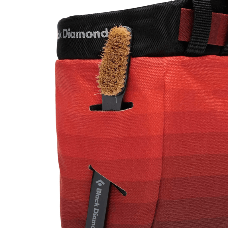 Black-Diamond-Gym-Chalk-Bag-Octane-Fade-M-L.jpg