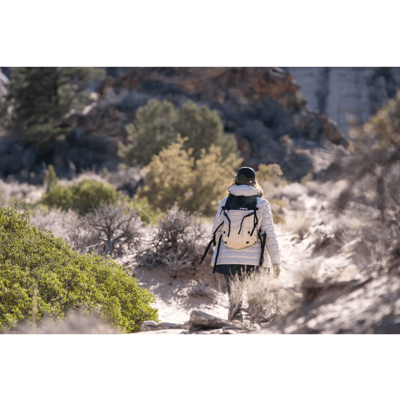 KLYMIT-BACKPACK-MYSTIC-HYDRATION-Black-----Wood-Ash-20-L.jpg