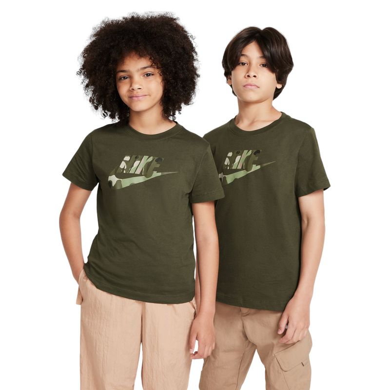 NWEB---NIKE-C-B-NSW-TEE-CLUB-SSNL-CAMO-Cargo-Khaki-XS.jpg