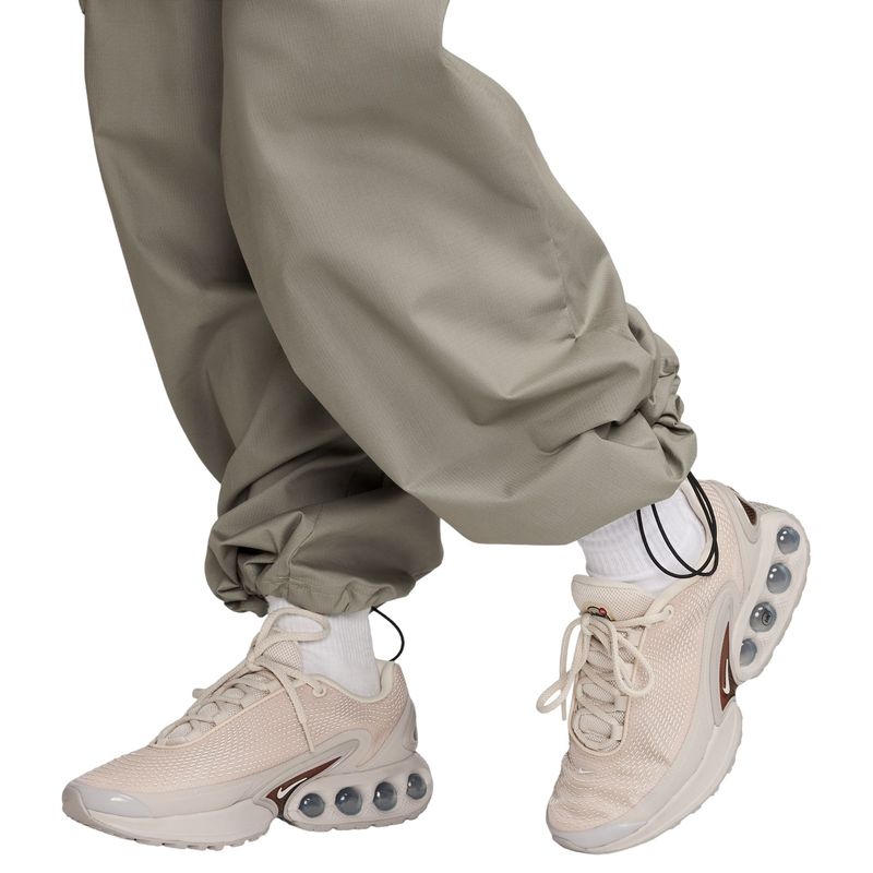 NIKE-C-W-NSW-ESSTL-WVN-MR-STD-CRGO-PT-Light-Army---Black-XS.jpg