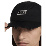 NWEB---NIKE-C-U-NK-CLUB-CAP-U-FB-OTDR-S24-L-Black---Summit-White-S-M.jpg