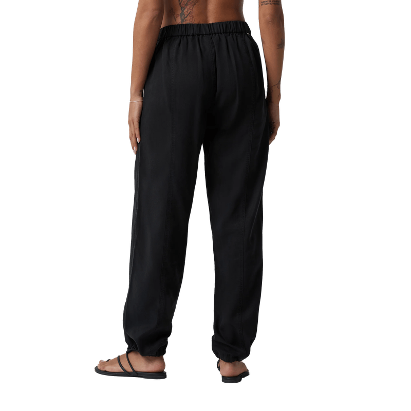 Vuori-Coastline-Pant---Women-s-Black-XS.jpg
