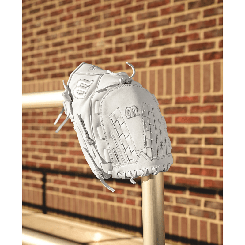 Wilson-A1000-V125-12.5”-Outfield-Fastpitch-Softball-Glove-Fall-2024-White---Silver