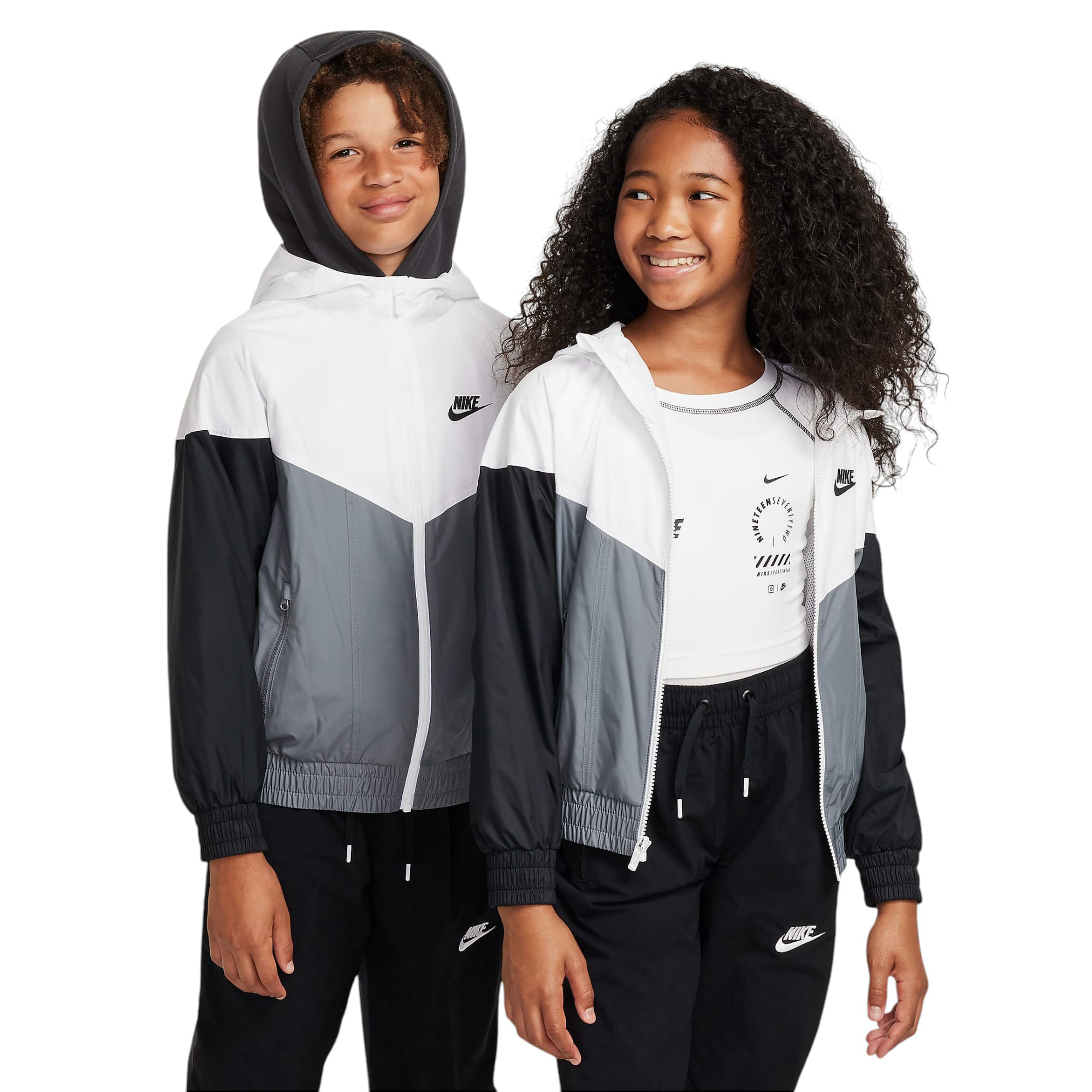 /nike-sportswear-windrunner-hooded-repel-jacket-youth-10600958/p?skuId=3039246