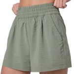 Vuori-Villa-Textured-Short---Women-s-Laurel