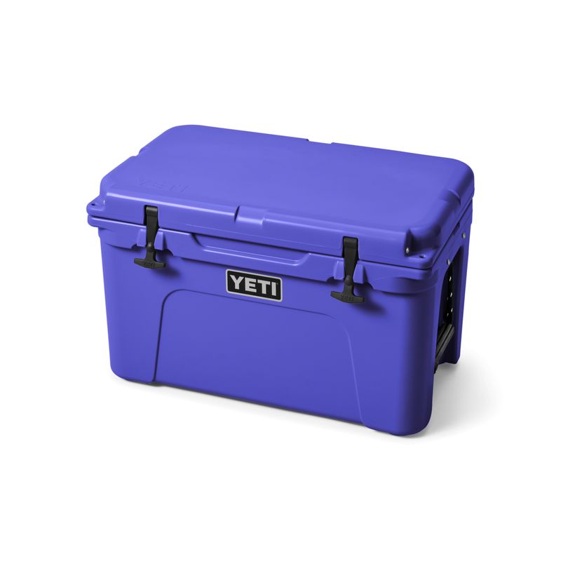 YETI Tundra 45 Hard Cooler Ultramarine Violet