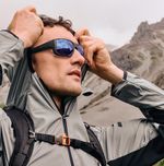 Native-Eyewear-Badlands-Sunglasses-Matte-Black---Blue-Reflex
