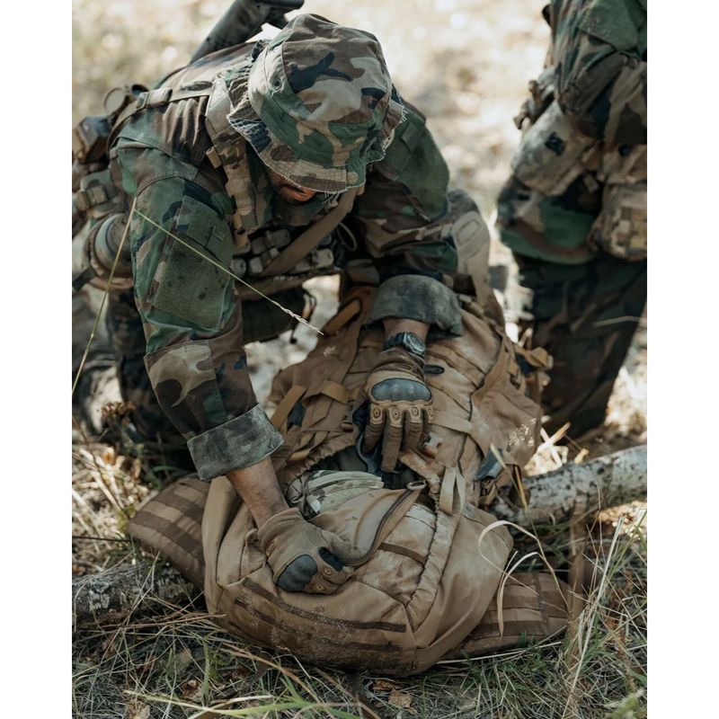 Eberlestock-Destroyer-Hunting-Multi-Day-Pack-Dry-Earth