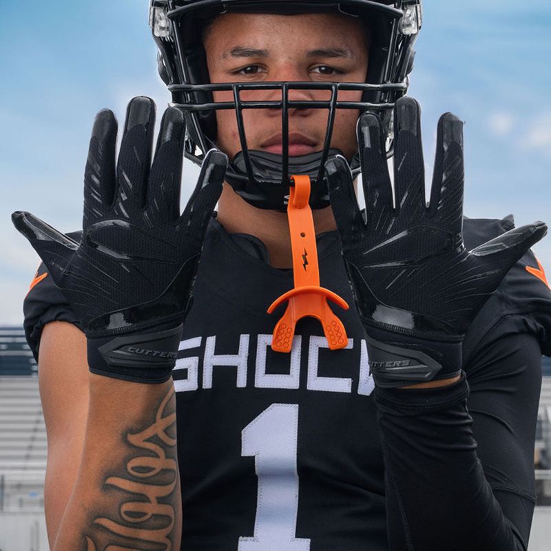 Cutters-Gloves-Game-Day-Pro-Football-Glove--Kids--Black