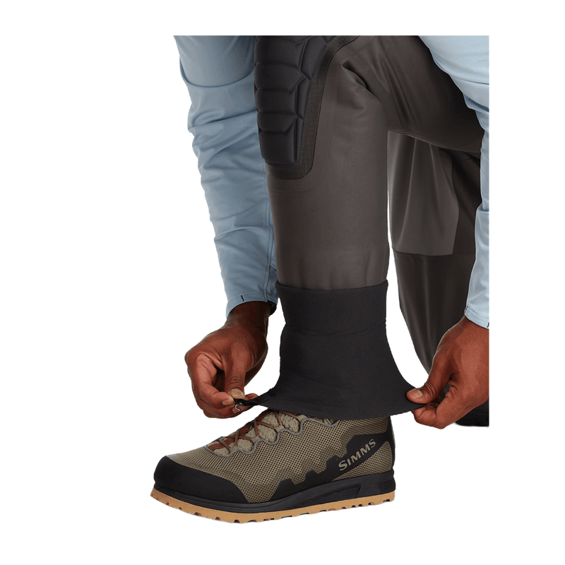 SIMMS WADER CONFLUENCE STOCKINGFOOT - Graphite.jpg