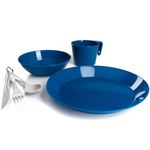 blue-dinnerware