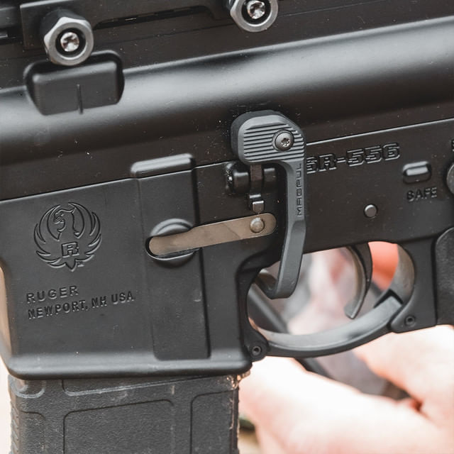 Magpul-B.A.D.-Lever---Battery-Assist-Device-–-AR15-M4.jpg