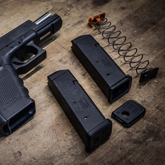 Magpul-PMAG-17-Gl9-–-Glock-G17.jpg