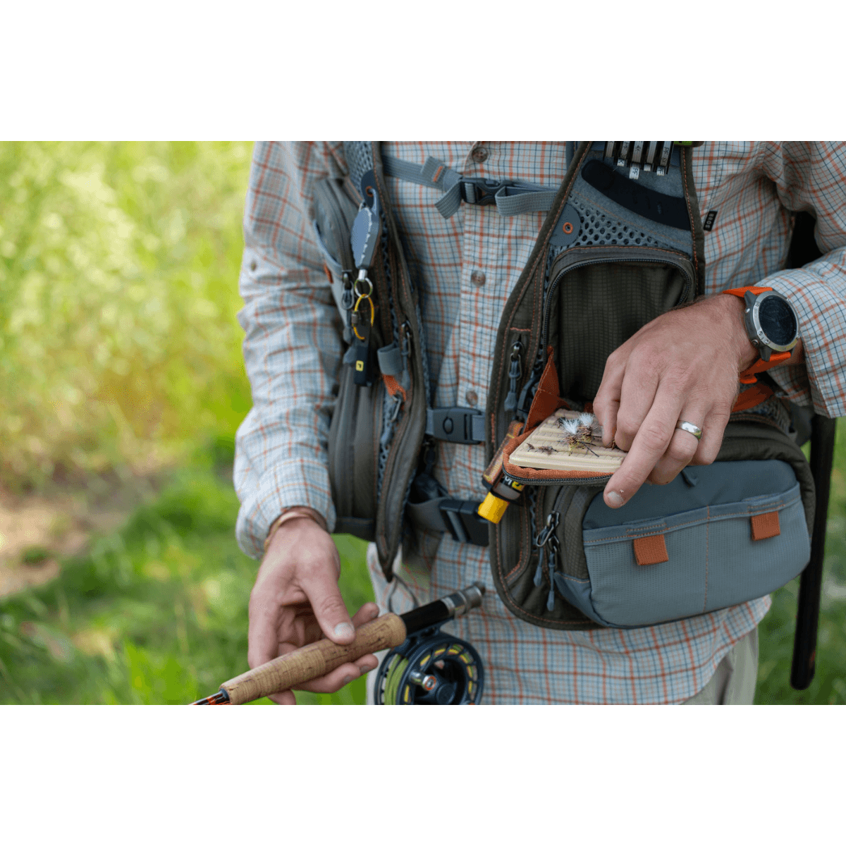 Fishpond Sagebrush Pro Mesh Vest - Bobwards.com