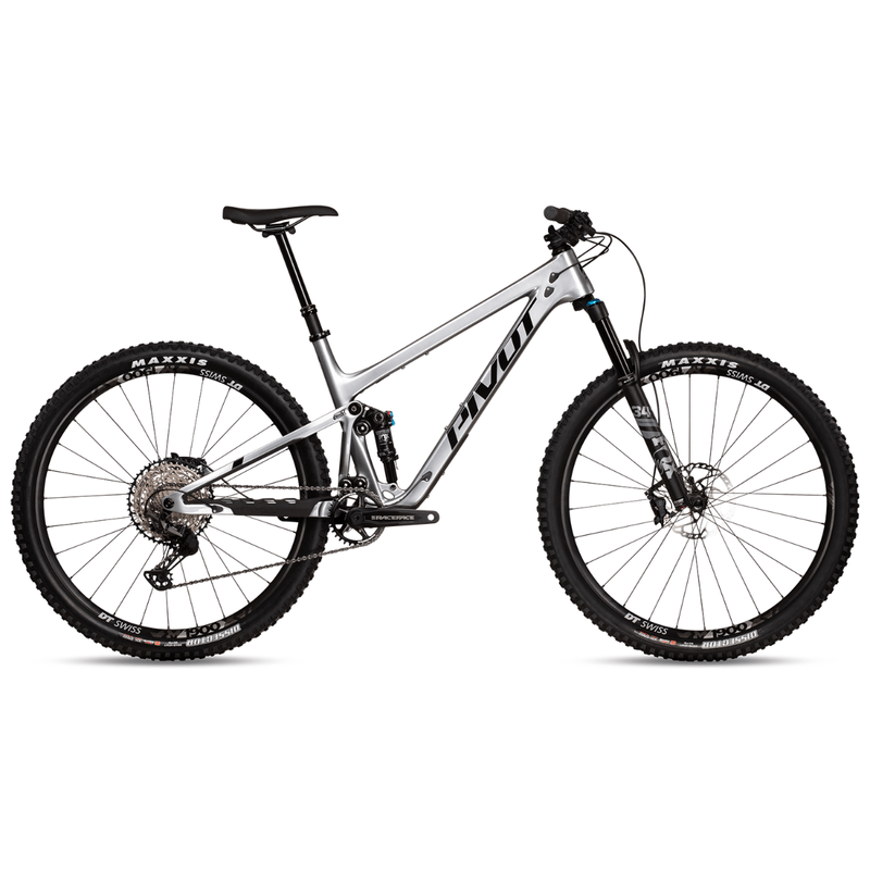 Pivot-Trail-429-Race-XT-Bike---2022.jpg