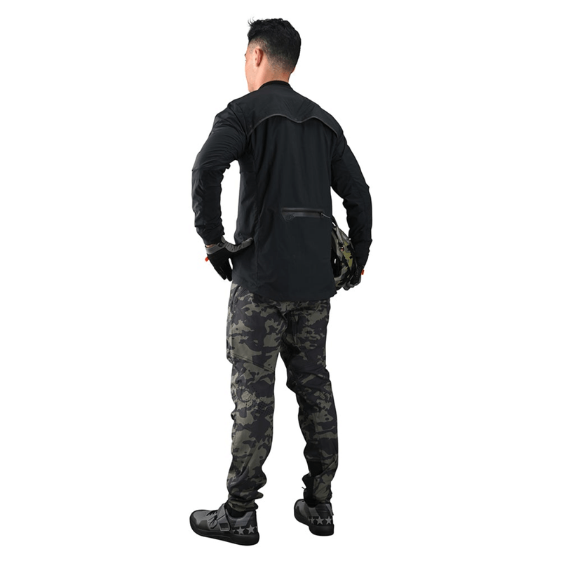 NWEB--JACKET-SHUTTLE.jpg